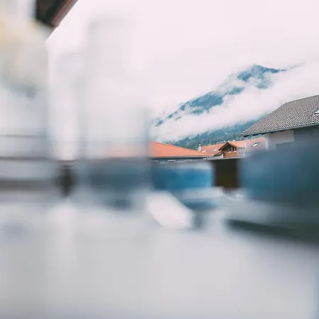 Quarto em Acomodações Particulares Zentrales Mit Bergblick In Bewohnter